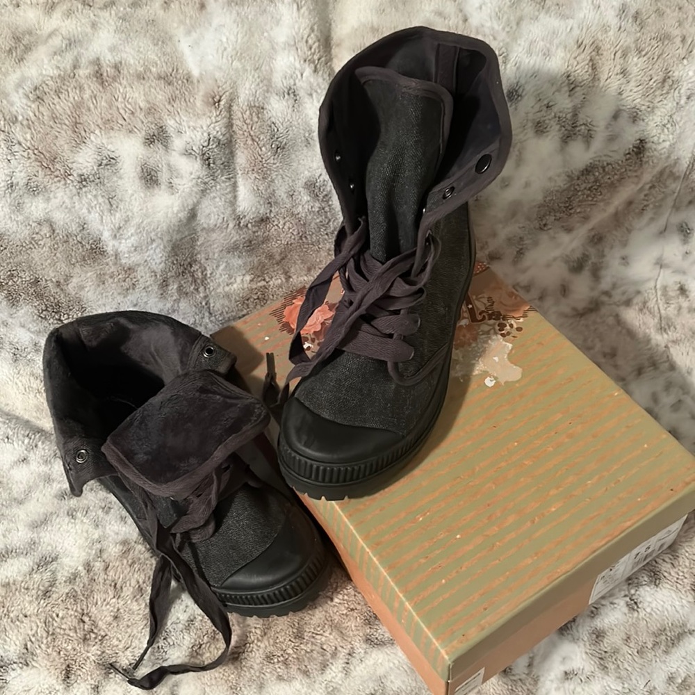 Very G boots-black-size 7
